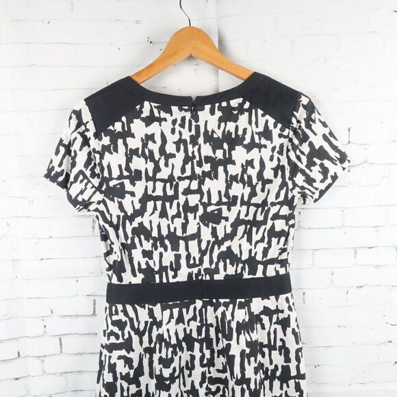 CHIC BY JACOB BLACK & WHITE DESIGN SHORT SLEEVE V NECK MIDI DRESS SIZE XS - Picture 8 of 9